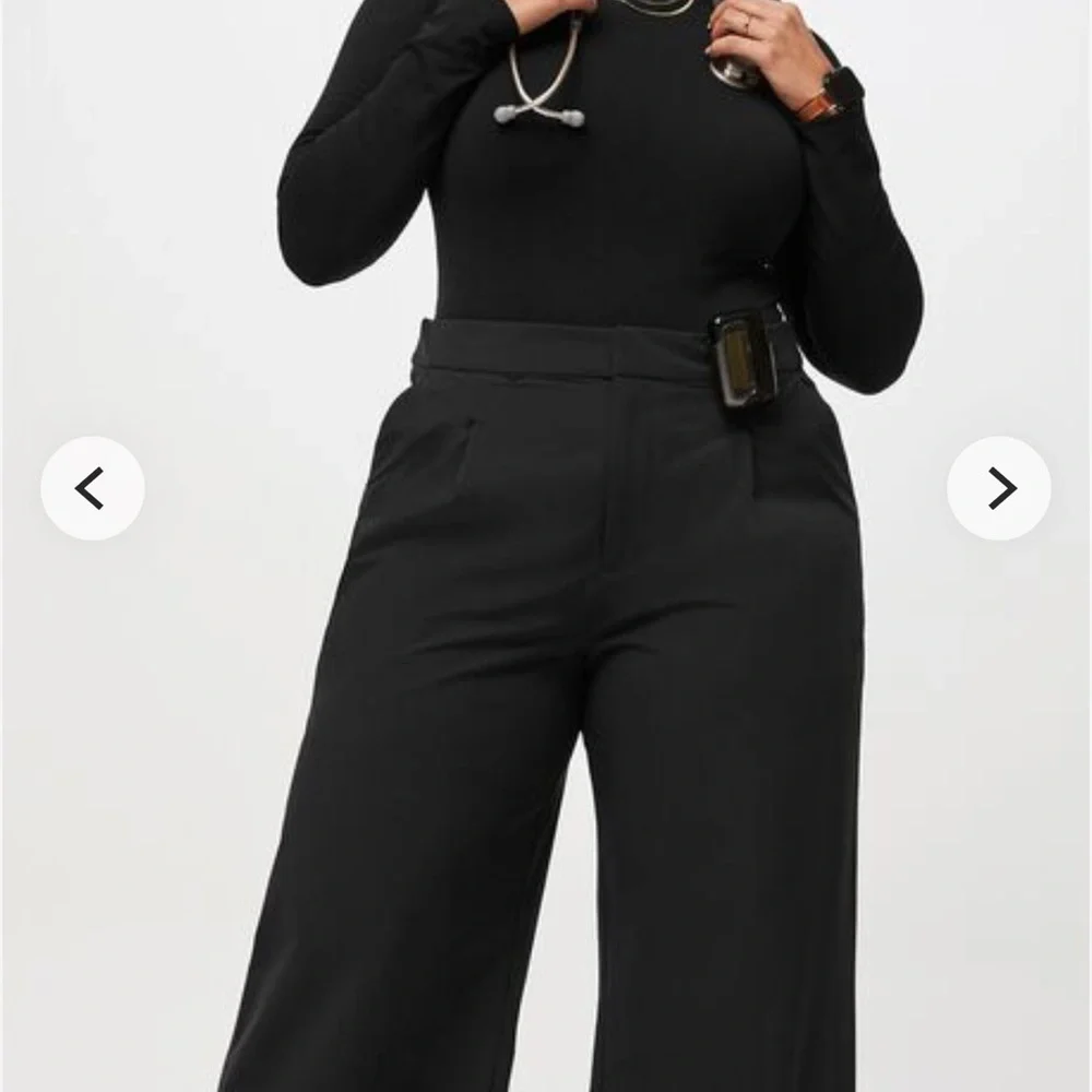 Figs! Wide legged. Pleated. New with tags. Too big for me. Never worn. XL- Long - Picture 4 of 4